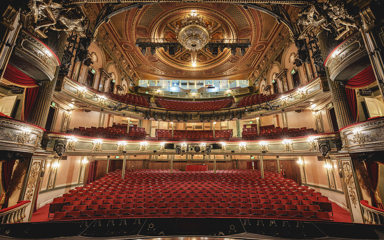 Her Majesty's Theatre - A Royal History | LW Theatres News